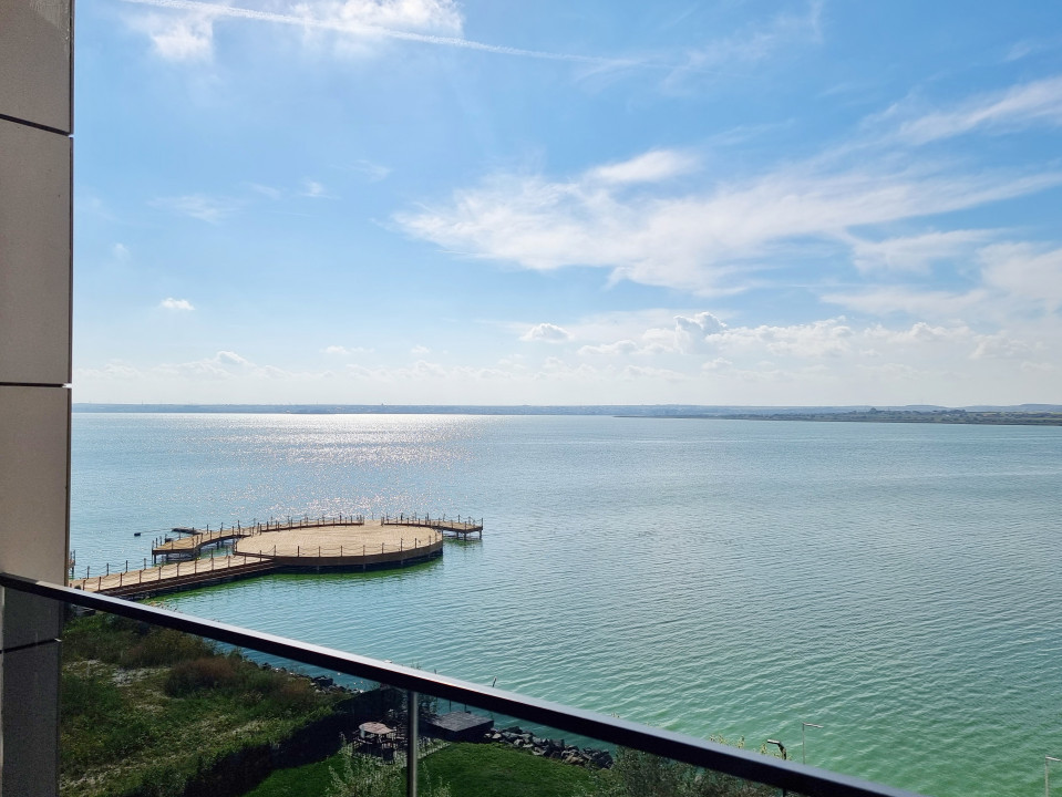 Apartament cu vedere frontala catre lac in pozitie privilegiata