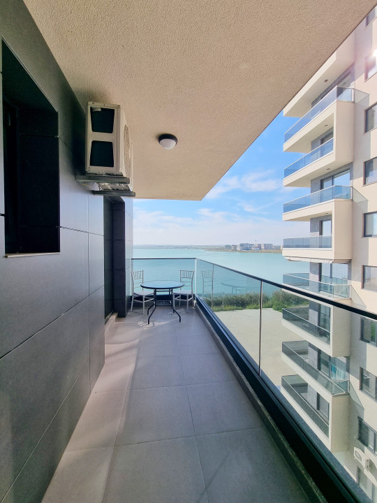 Apartament cu vedere frontala catre lac in pozitie privilegiata