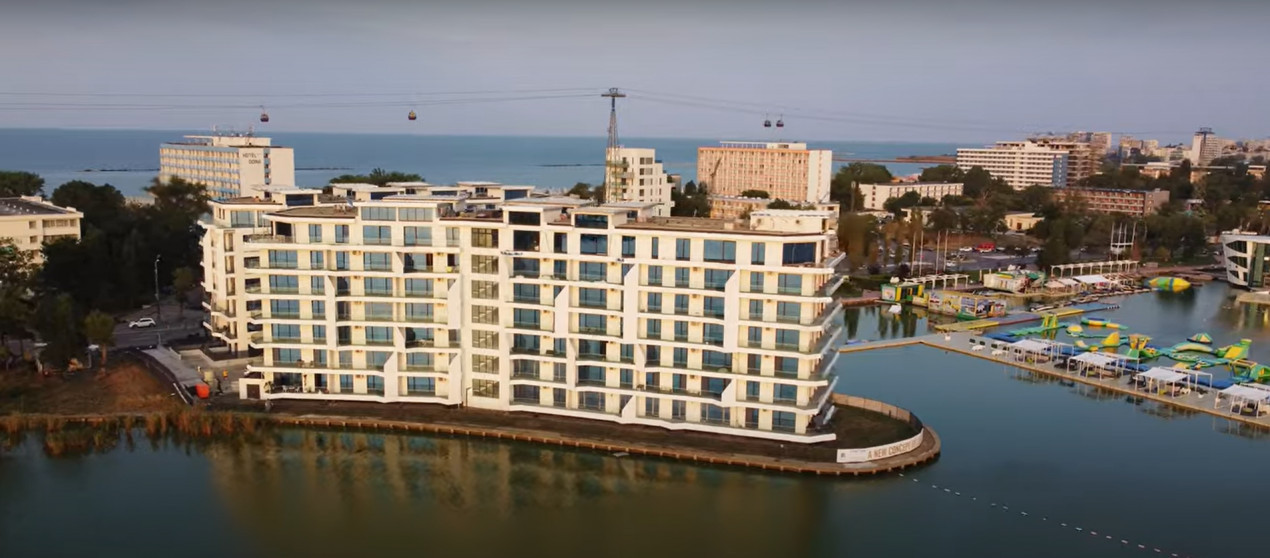 Apartament cu vedere generoas catre lac in complex LakeOn