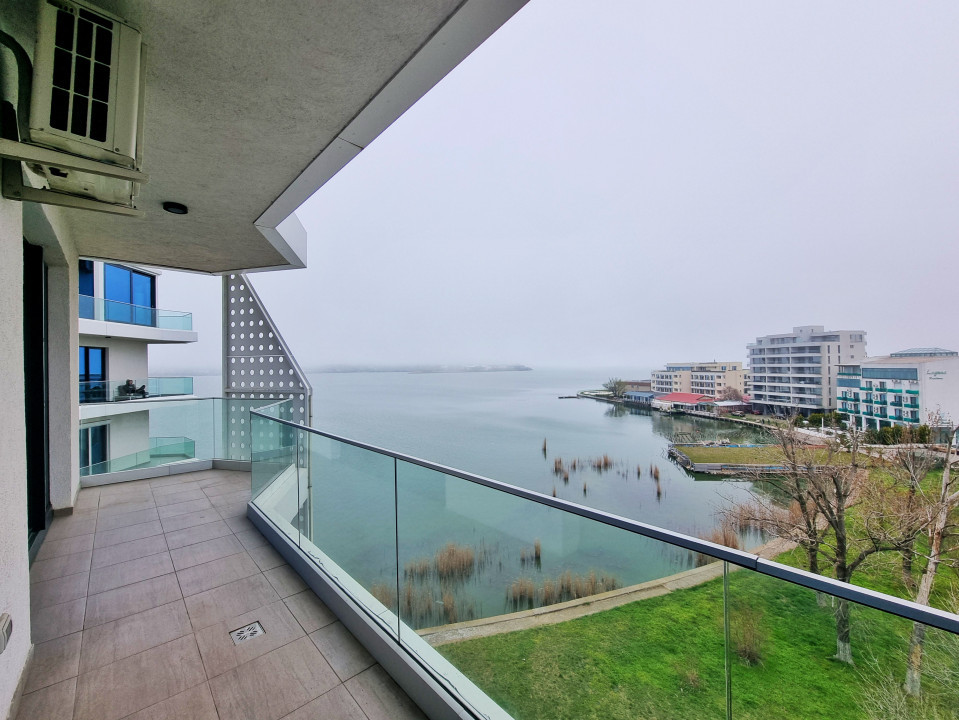 Apartament cu vedere generoas catre lac in complex LakeOn