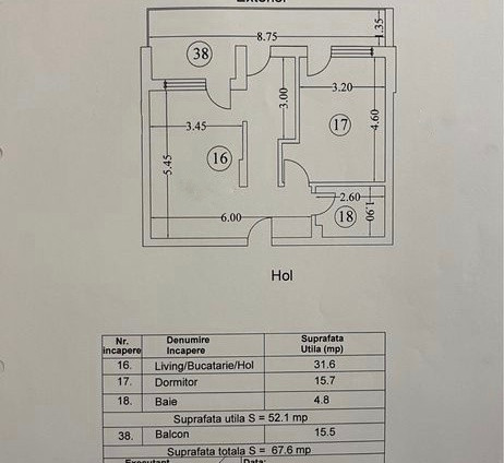 Vedere spre mare, vibe de catalog și o terasă cât un podium de modă.