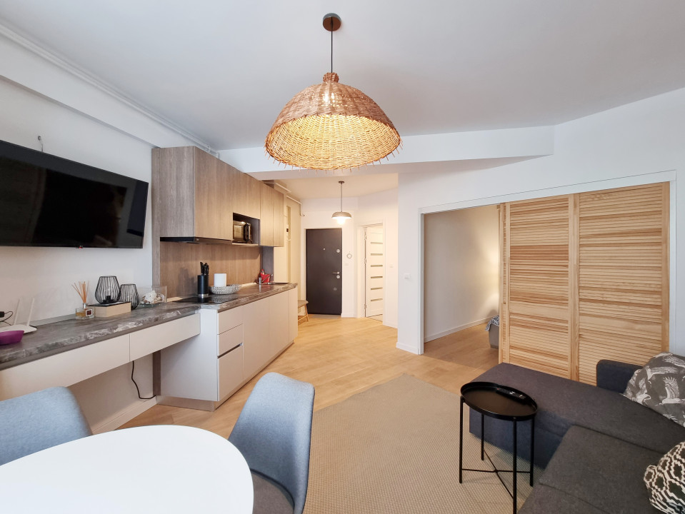 Studio cochet cu vedere la mare, langa nisip