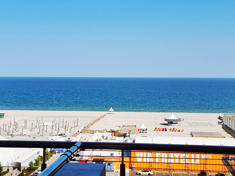 Apartament cu priveliste frontala la mare in zona Cluburilor