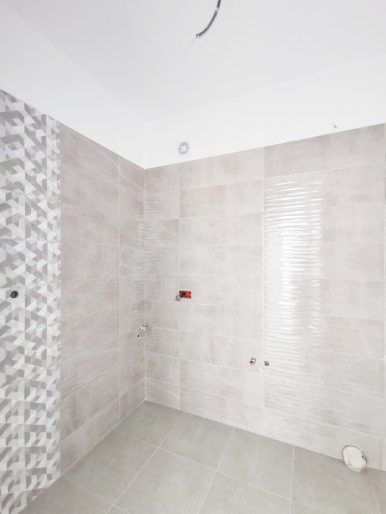 Vedere frontala spre lac in centrul statiunii Mamaia