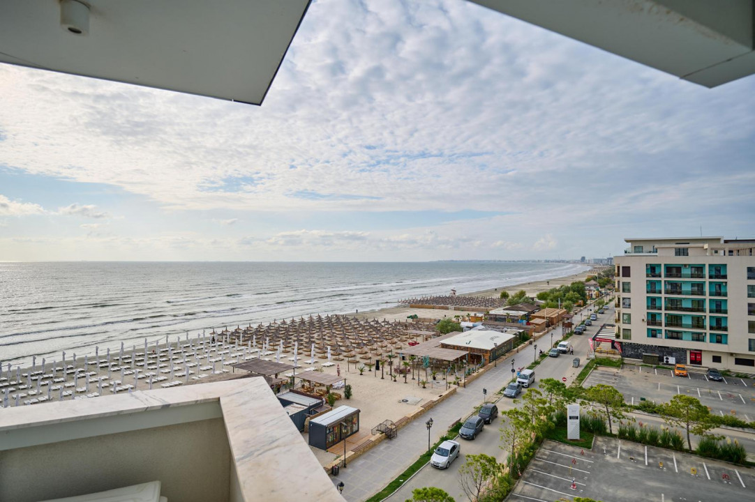 Apartamente cu vedere frontala la mare si parcare subterana in Alezzi Infinitty