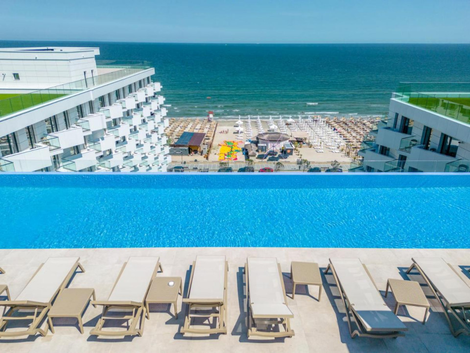 Apartamente cu vedere frontala la mare si parcare subterana in Alezzi Infinitty