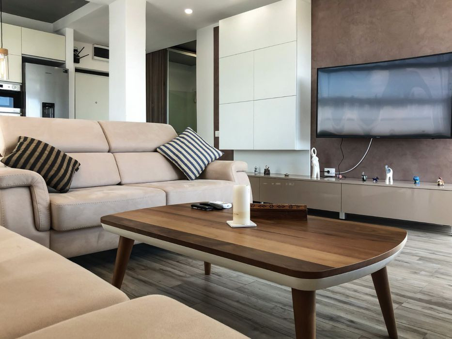 Apartamentul în care bunul gust și lumina naturală s-au mutat împreună.