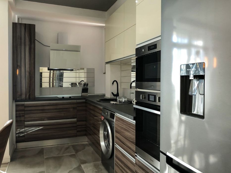 Apartamentul în care bunul gust și lumina naturală s-au mutat împreună.