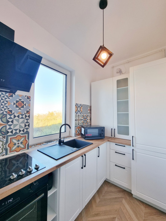 Apartament amenajat special cu parcare acoperita si priveliste catre apa