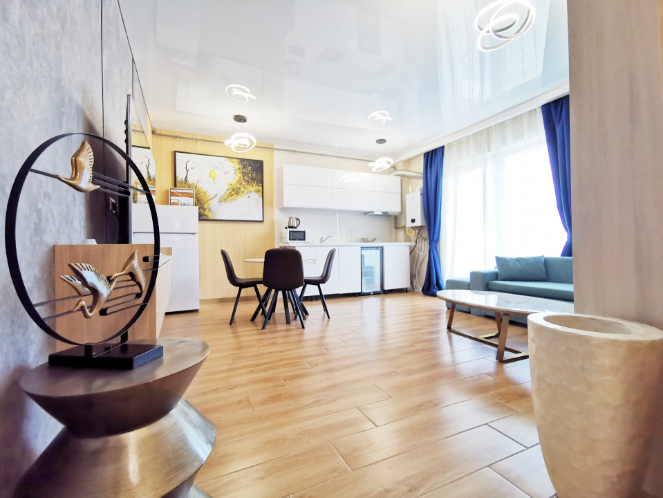 Vedere la mare in primul rand la promenada