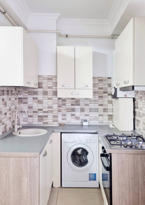 Apartament cu parcare privata si vedere catre lac in centrul statiunii