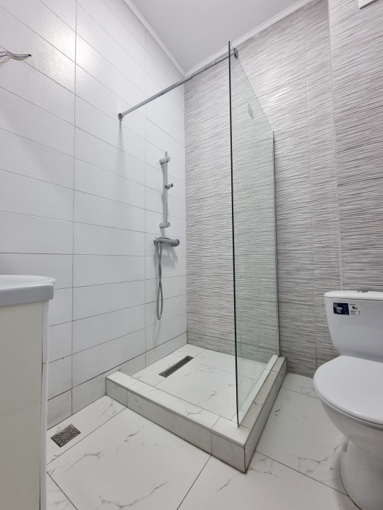 Priveliste frontala la mare, la cativa pasi de nisip