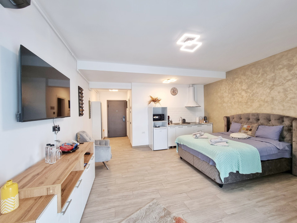 Studio cu parcare privata si priveliste catre ape in complex Casa del Mar