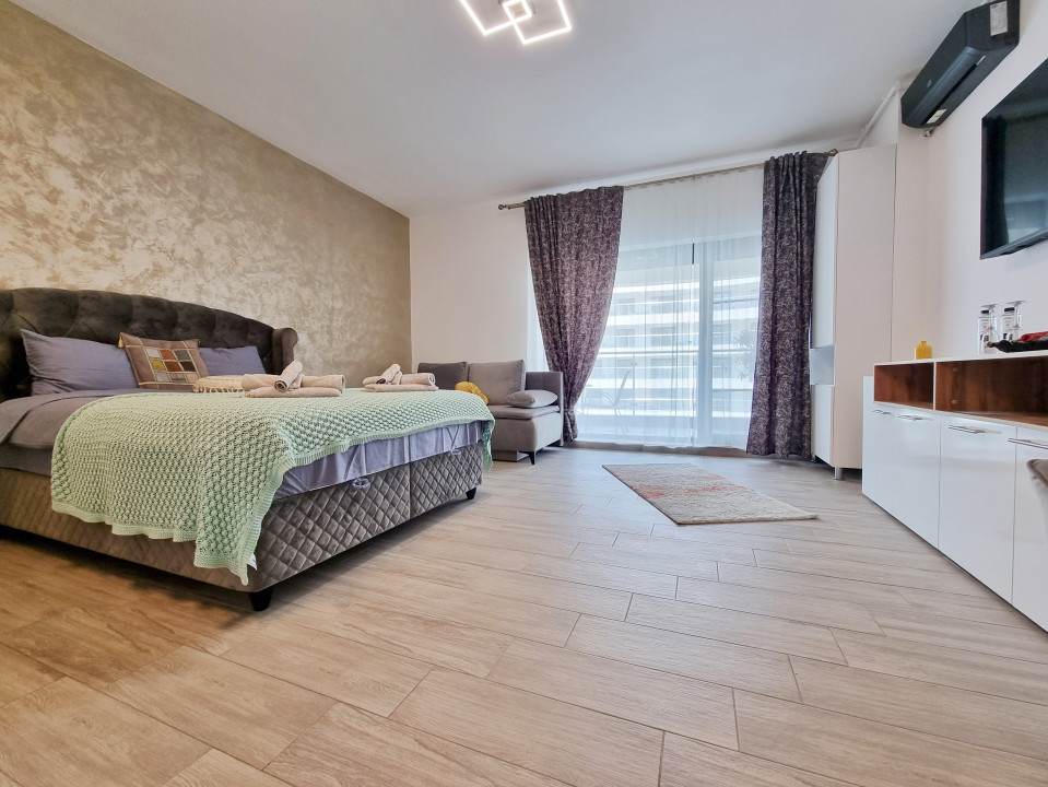 Studio cu parcare privata si priveliste catre ape in complex Casa del Mar