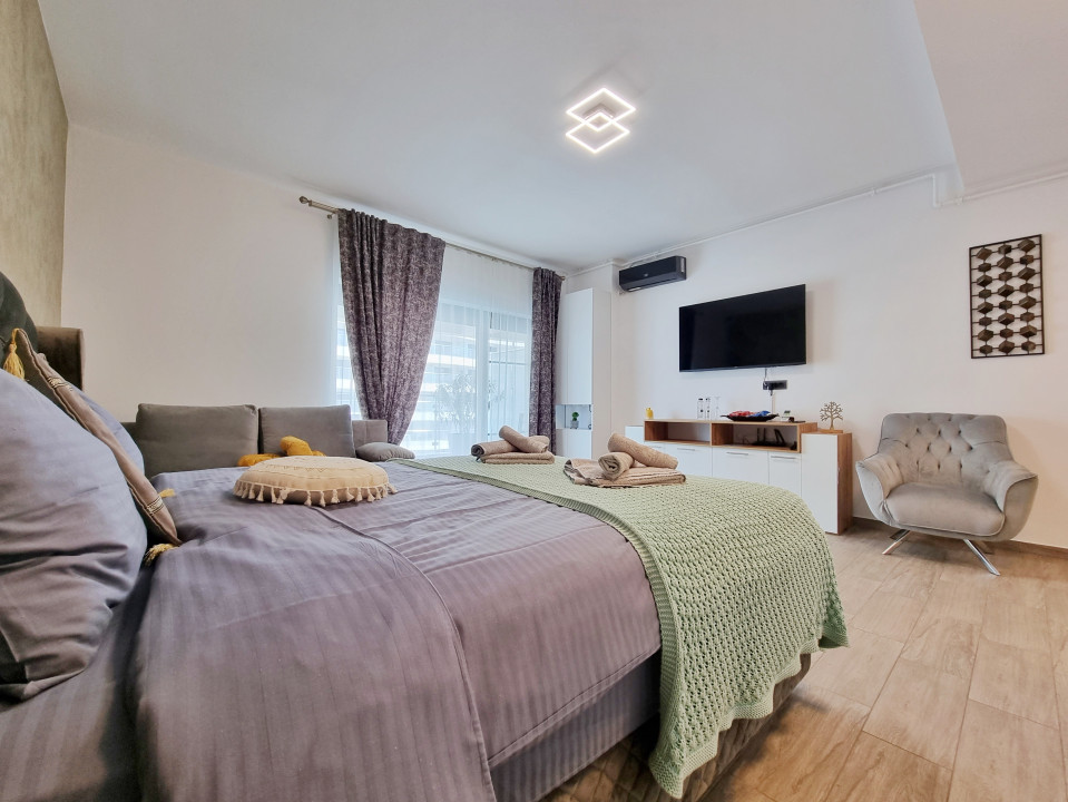 Studio cu parcare privata si priveliste catre ape in complex Casa del Mar