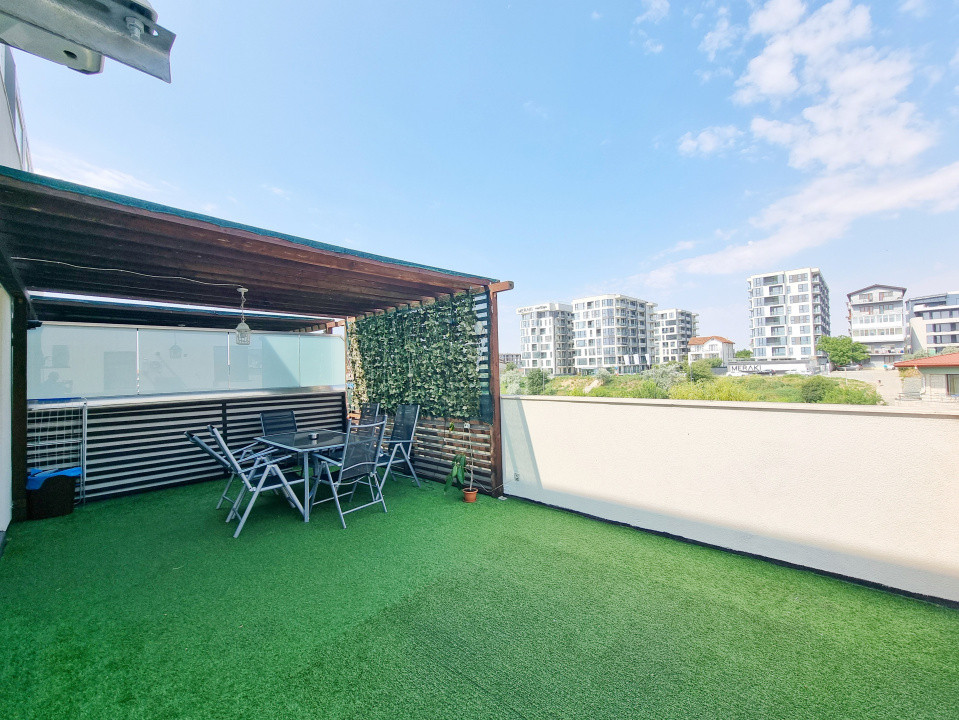 Penthouse cu terasa generoasa si parcare privata aproape de plaja