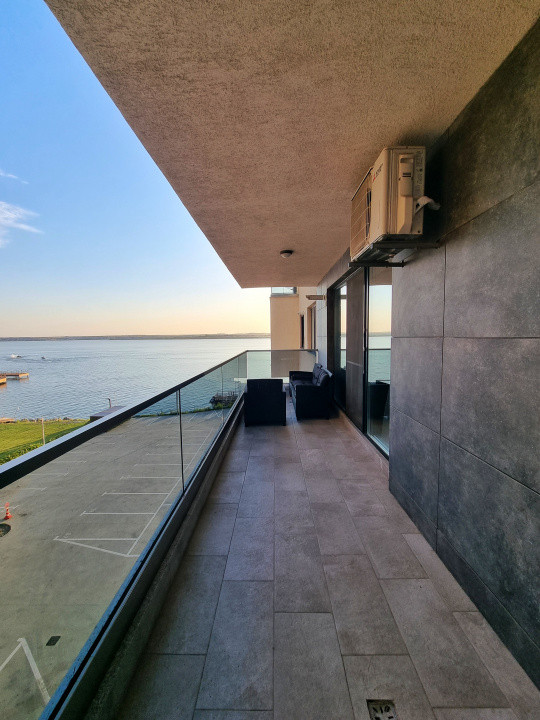 Apartament cu priveliste catre lac in pozitie privilegiata