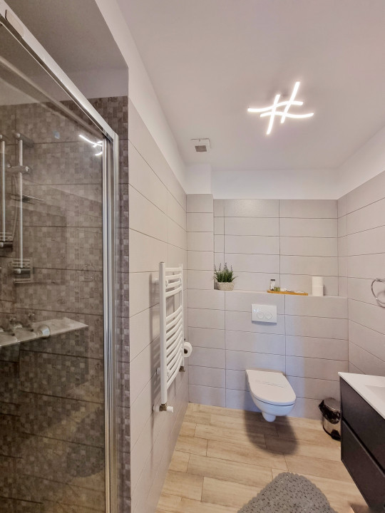 Apartament cu 2 bai si parcare privata in complex Casa del Mar