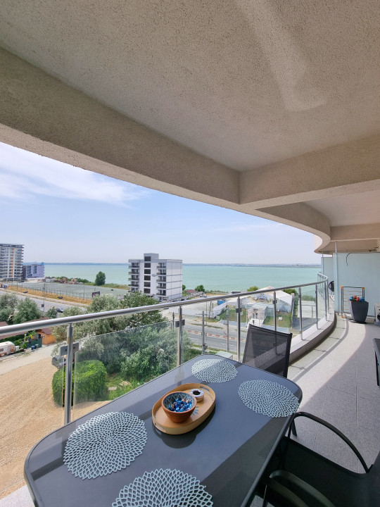 Apartament cu 2 bai si parcare privata in complex Casa del Mar