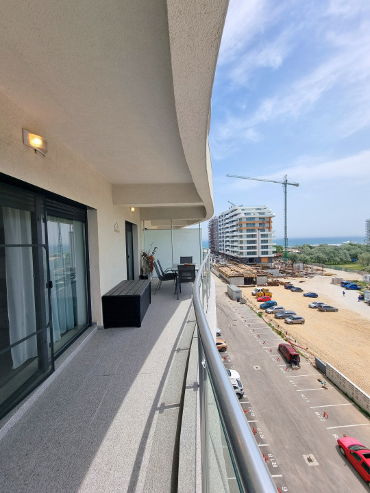 Apartament cu 2 bai si parcare privata in complex Casa del Mar