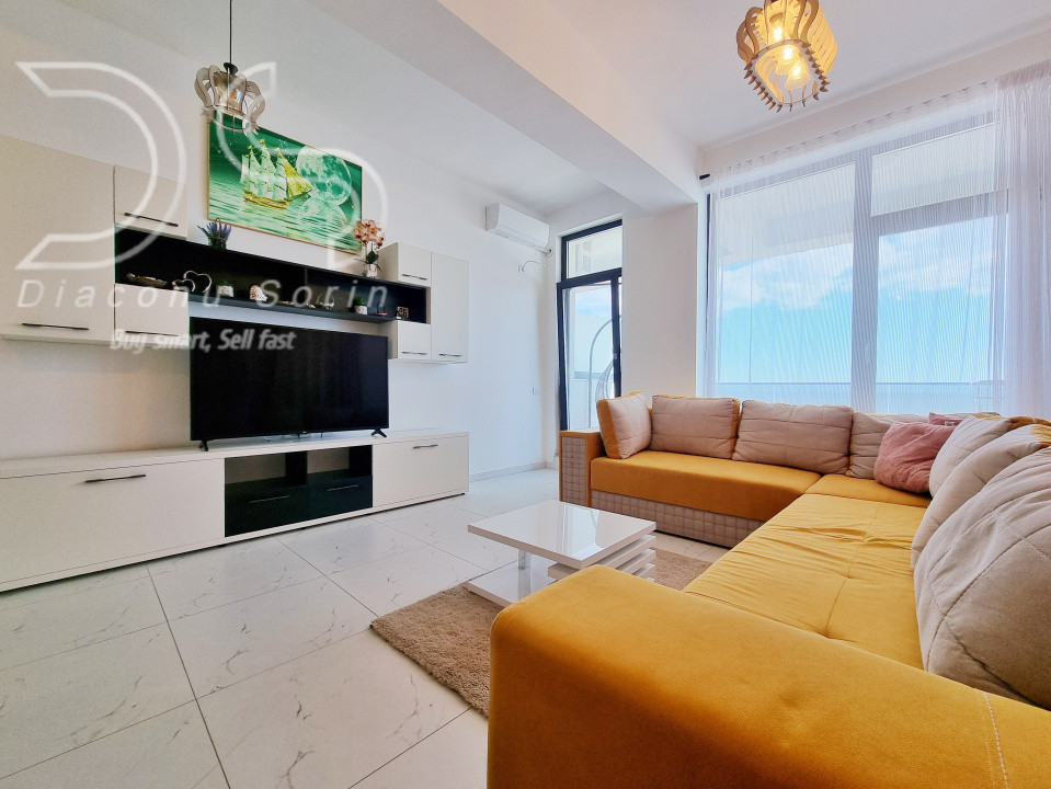 Priveliste frontala in primul rând la mare.