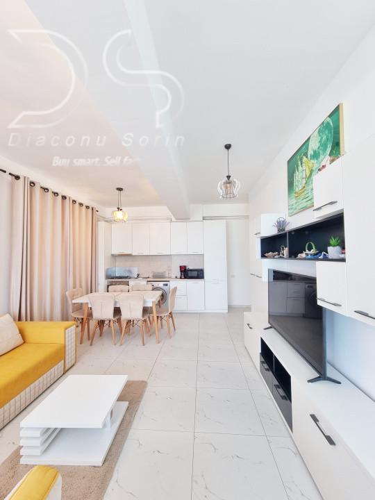 Priveliste frontala in primul rând la mare.