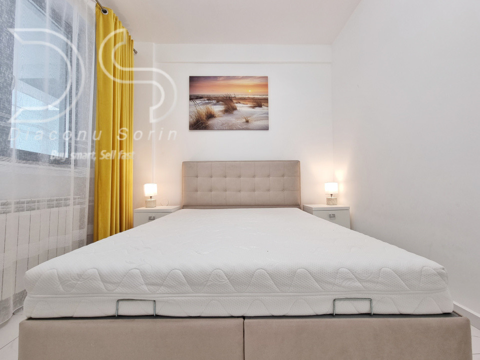 Priveliste frontala in primul rând la mare.