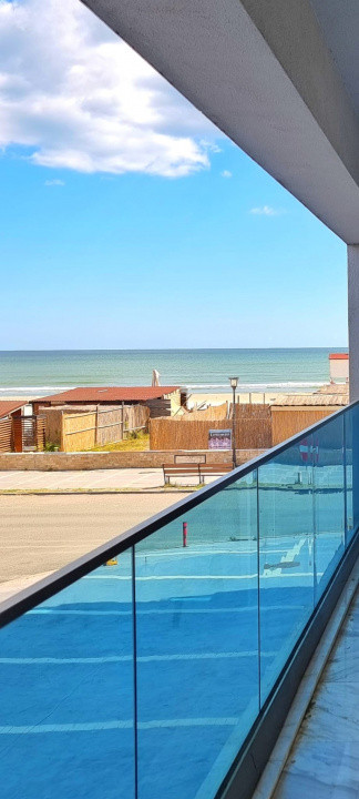 Apartament cu 2 bai si vedere la mare in primul rand la promenada