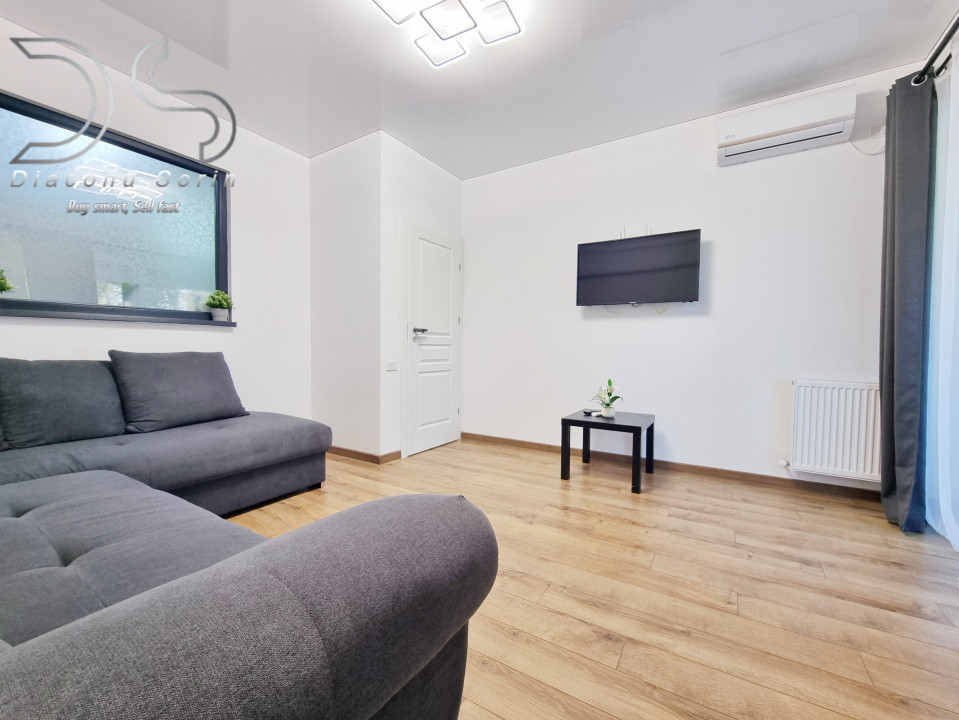 Apartament cu 2 camere și un balcon cât un hol de hotel