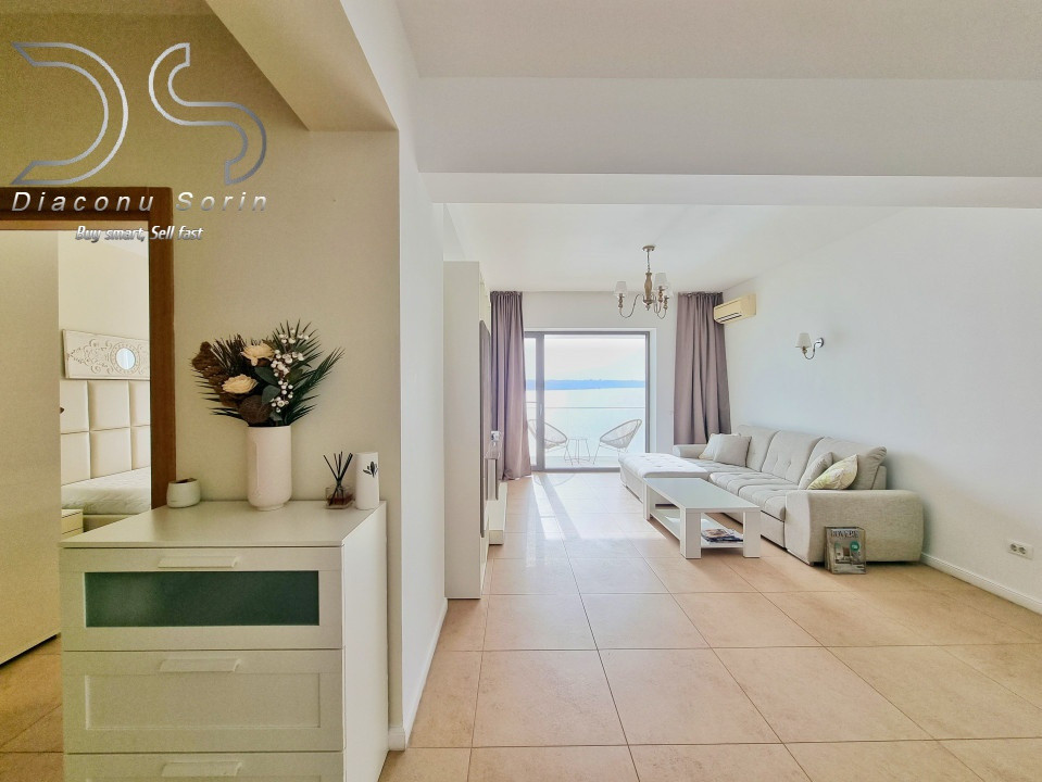 Interior minimalist, priveliste maximalista