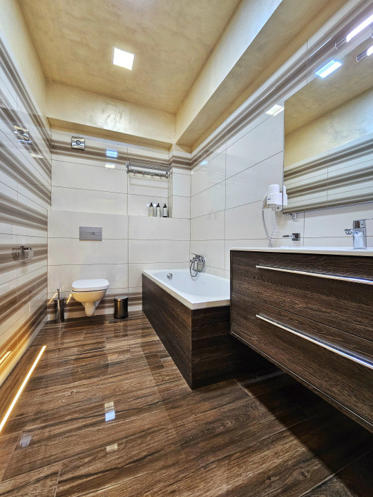 Studio cu priveliste catre ape in White Tower Mamaia