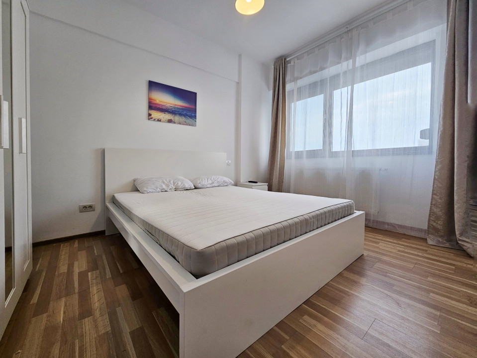 Apartament mare recompartimentat in doua spatii locative