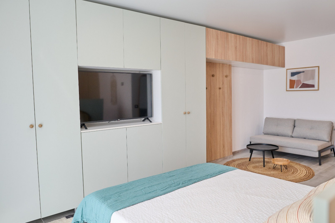 Studio modern intr-un imobil cu piscina privata