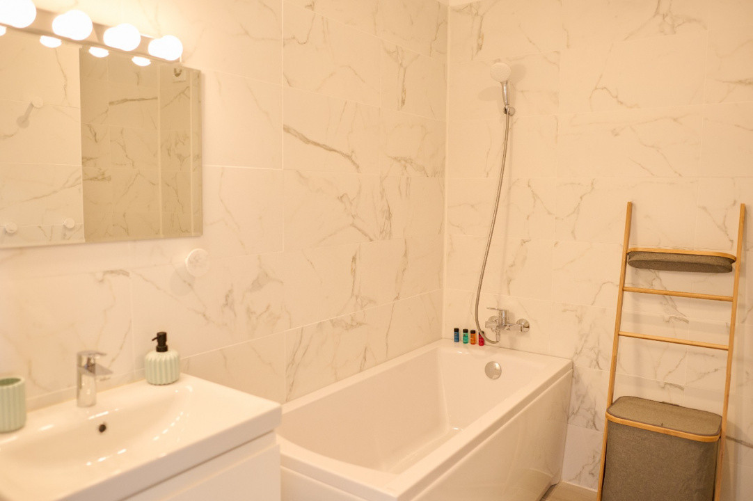 Studio modern intr-un imobil cu piscina privata